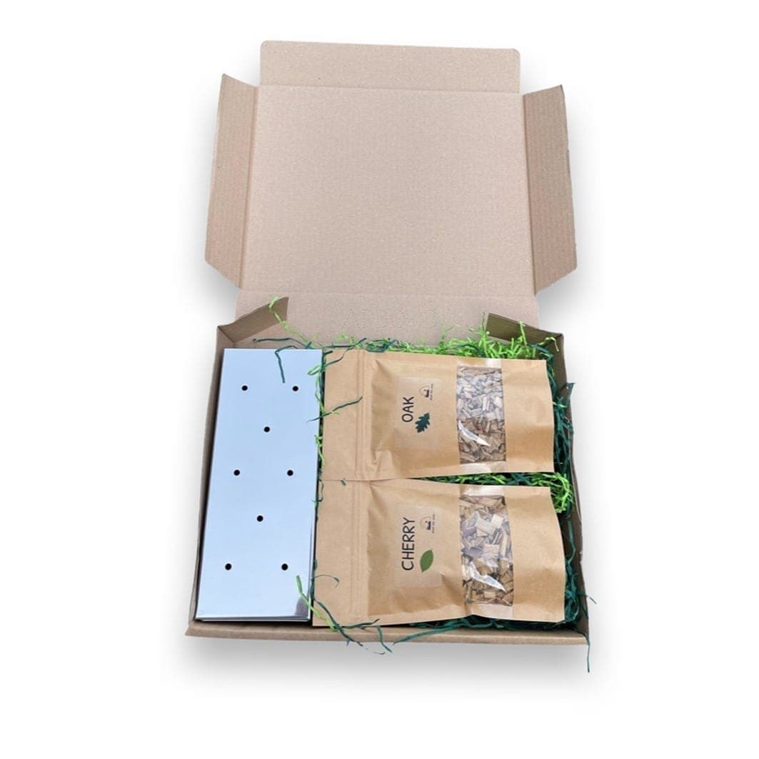 BBQ Smoke Box Gift Set with Stainless Steel Smoker Box, Oak & Cherry Coarse Wood Chips and Flavour Guide